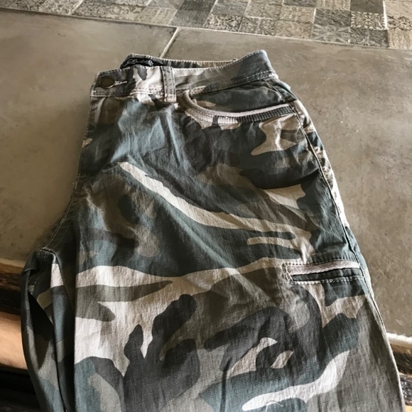 Charlie B camouflage stretch pants NWOT - Picture 6 of 6